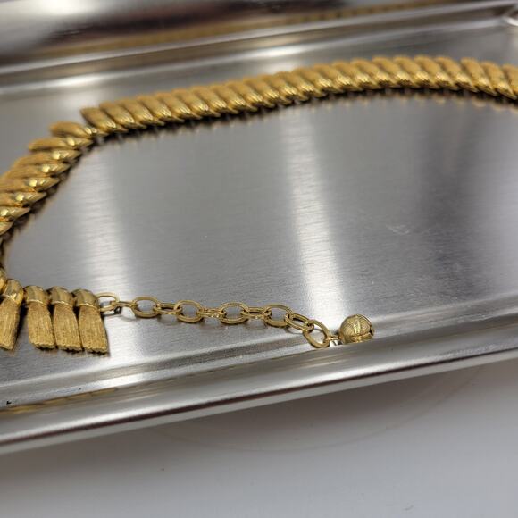 Vtg Cleopatra Choker Necklace 17" Gold Tone Egyptian Chunky Tassel Link Collar - Picture 6 of 12